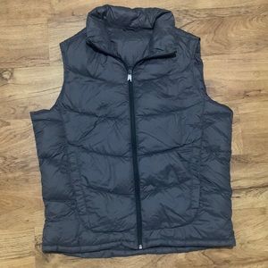 Bernardo Goose Down lightweight Women’s Puffer Vest Jacket Size Medium